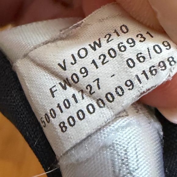 Under Armour tees - Picture 5 of 11